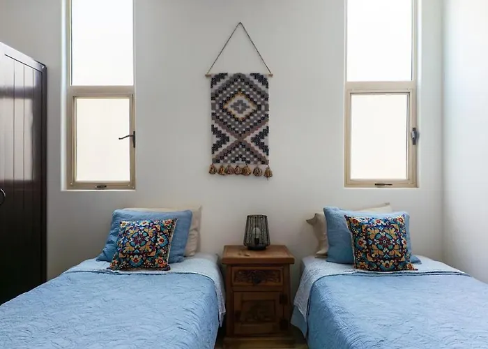 Apartment 3br Penthouse With Stunning Arch Views And Private Concierge 24 7